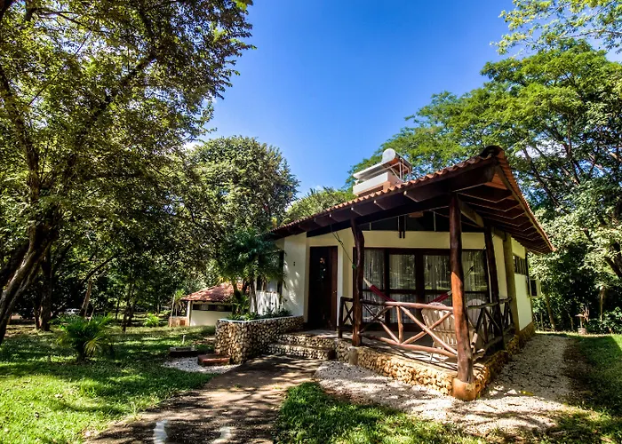 Hotel Cabinas Olas Playa Avellana