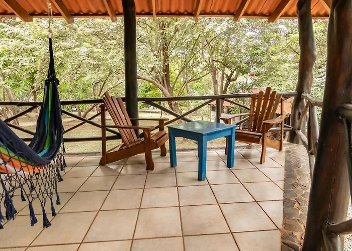 Hotel Cabinas Olas