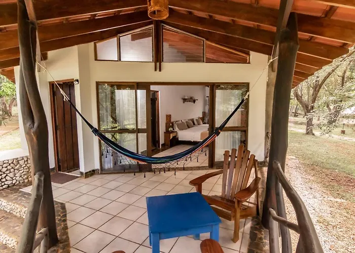 Hotel Cabinas Olas Playa Avellana
