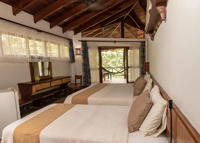 Hotel Cabinas Olas